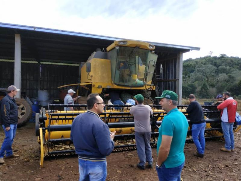 Secretaria de Agricultura de Nova Laranjeiras e Senar promoveram Curso de Operador de Colhedora de grãos